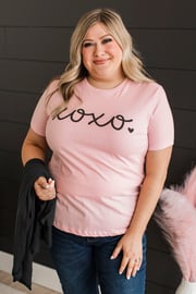 "XOXO" Graphic Tee- Light Pink