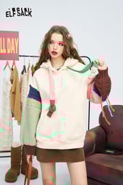 ELFSACK 2024 Winter New Arrivals Contrast color hooded knitted patchwork sleeves hooded sweatshirt for women