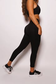FORMED LEGGING: BLACK