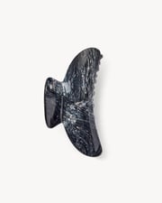 Grande Heirloom Claw in Obsidian