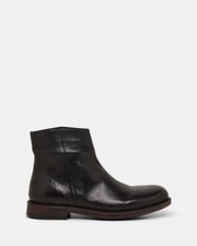 Quest Black