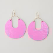 Dream House Pink Beach Wave Leos