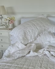 The Farmhouse by Rachel Ashwell - Ruffled Washed Cotton White - Quilt Set