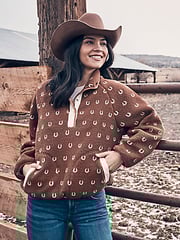 Women's Wrangler Retro® Half-Snap Sherpa Pullover in Brown