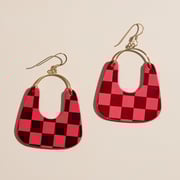 Crimson Checkmate Noras