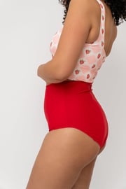 Coast Top | Strawberry Check