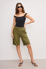 LITE LINEN BERMUDA SHORT | MARTINI OLIVE002