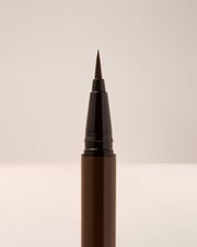 Brush Tip Illustrative Eyeliner