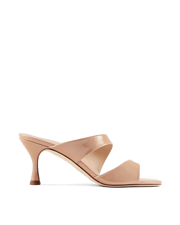 Yvonne: Tan Patent