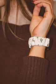 Neutral Floral Scrunchie Apple Watchband