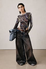 Frayed studio jeans