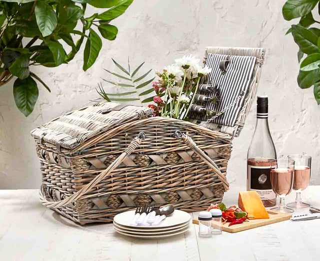 Panier pour pique-nique rustique II de 24 pièces