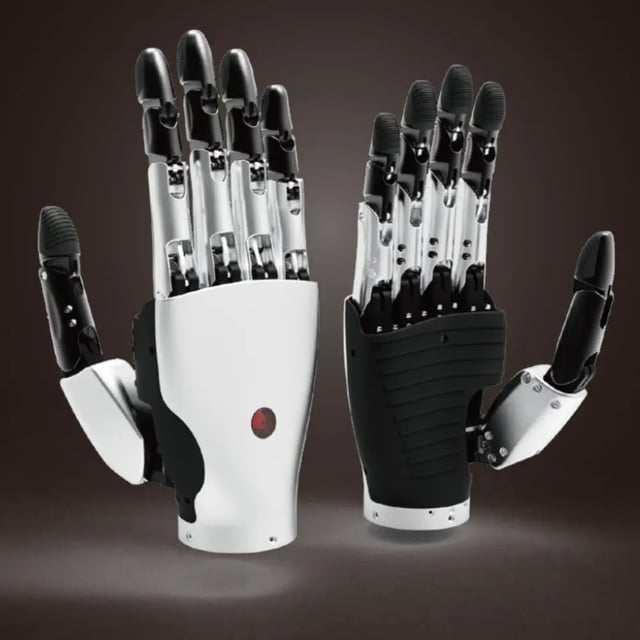 New intelligent bionic hand - Cool hand