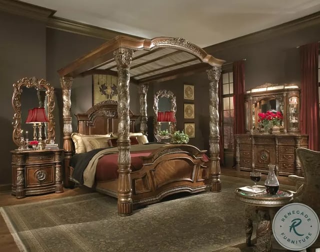Villa Valencia Classic Chestnut Poster Canopy Bedroom Set