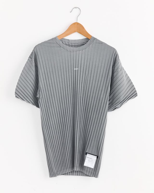 AuraLite Pleated T-Shirt in Mineral Graphite