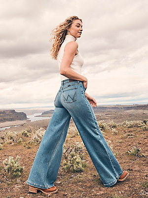 Women's Patch Pocket Wide Leg Jean