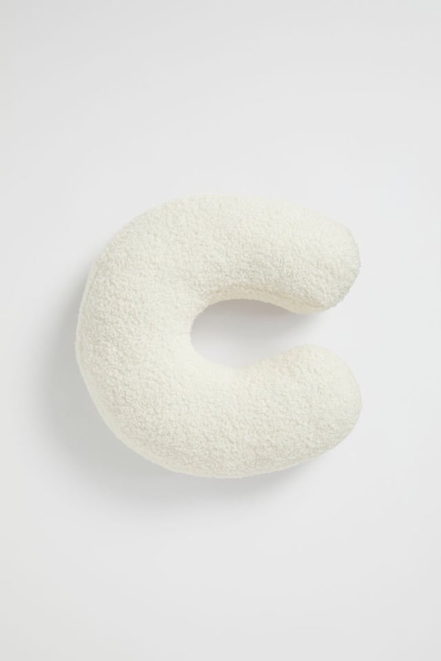 Teddy Initial Cushion Creme
