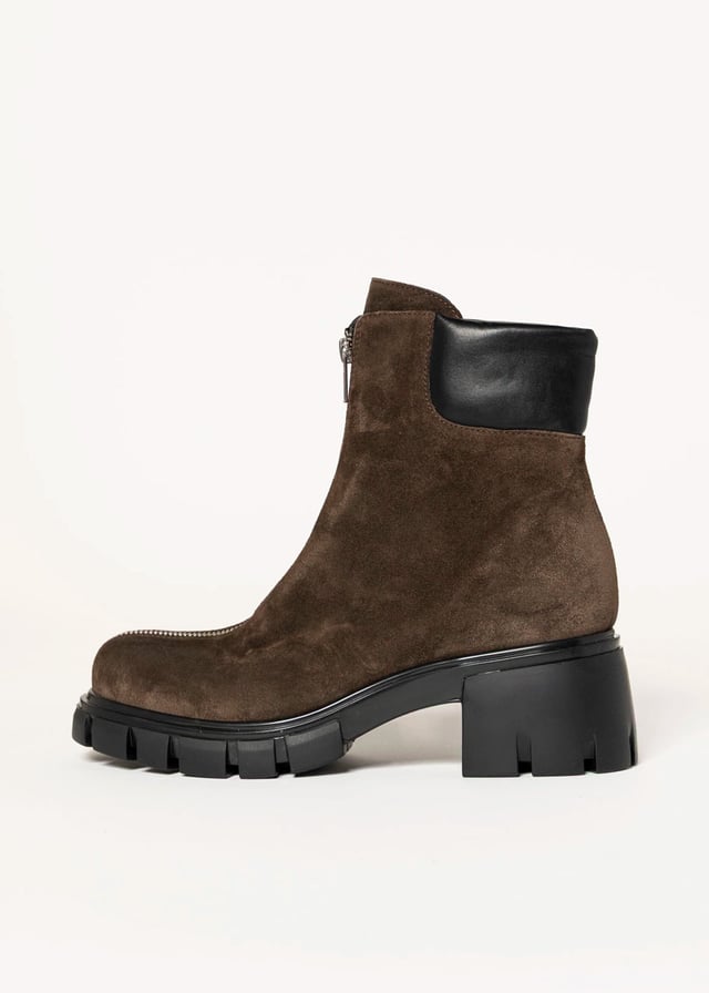 Center Zip Boot