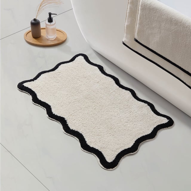 Kos Scalloped Bath Mat - Black