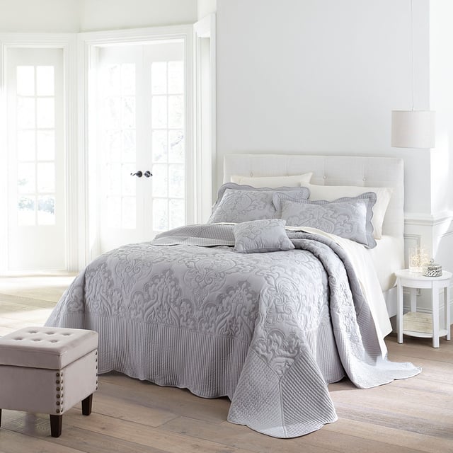 Amelia Bedspread