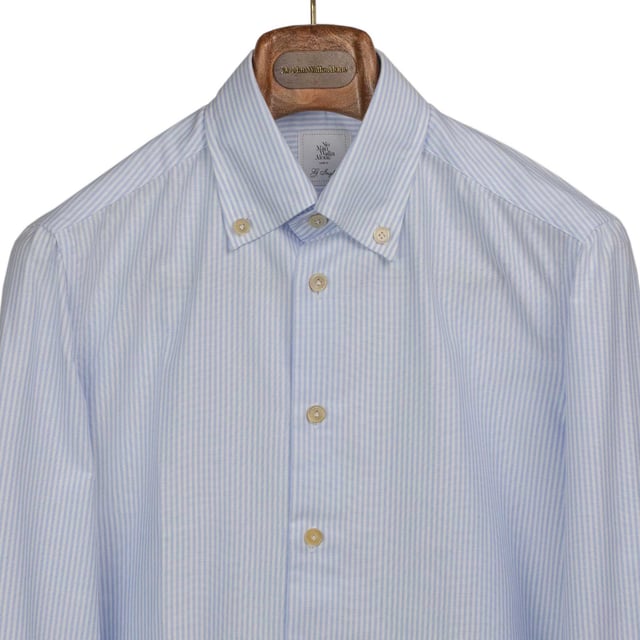Buttoned collar shirt in blue candy stripe oxford cotton