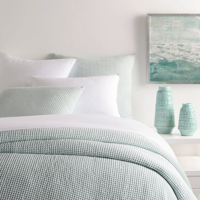 Bubble Matelasse Coverlet | Sky