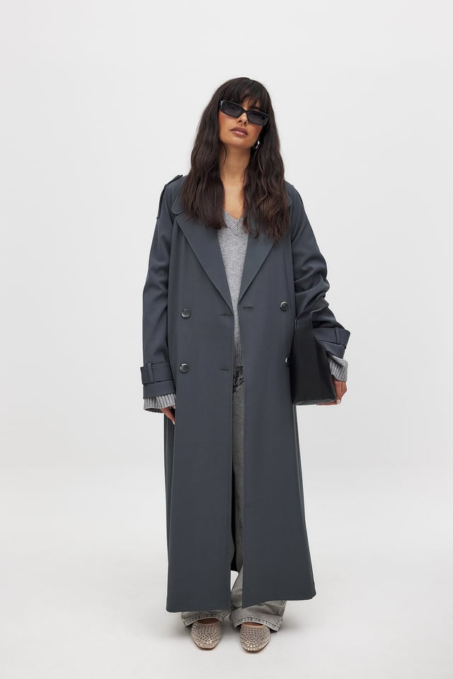 Langer Trenchcoat