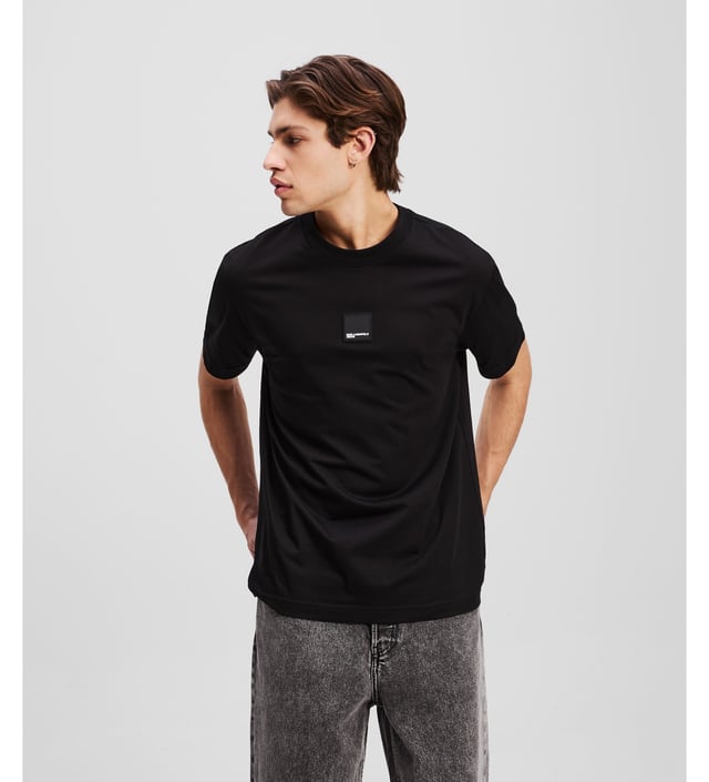 T-shirt com gráfico preto