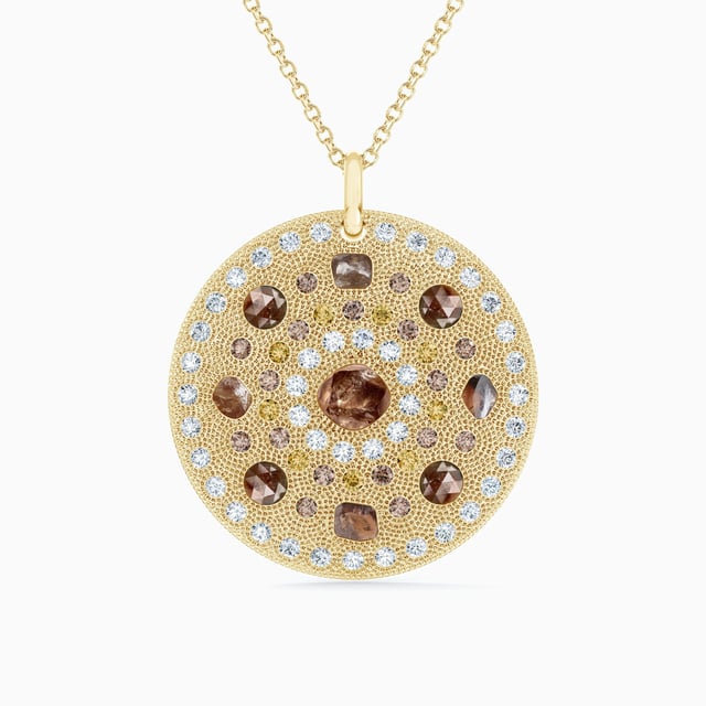 Talisman medal in yellow gold
