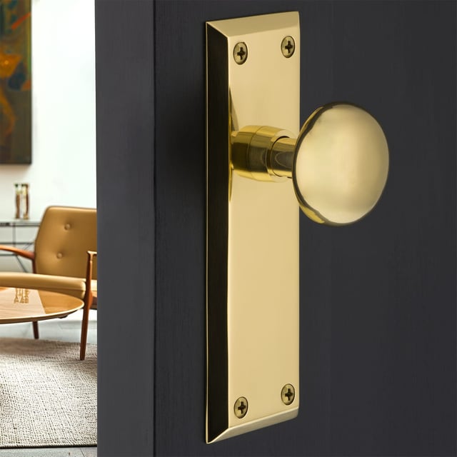 New York Plate with New York Door Knob