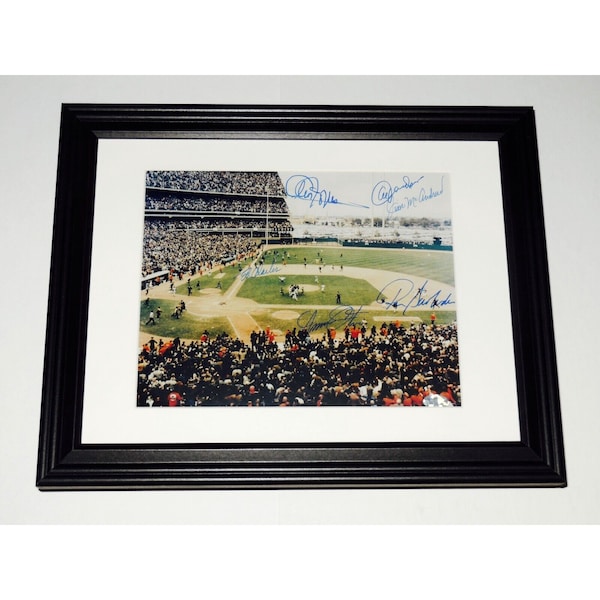 1969 METS AUTOGRAPHED 8X10 PHOTO (FRAMED & MATTED) - Jones, Swoboda, Charles,
