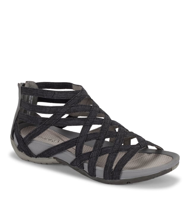 Samina Sandal