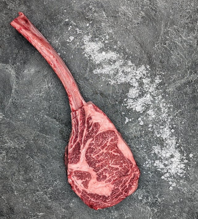 Tomahawk Steak | BMS 8-9 Wagyu