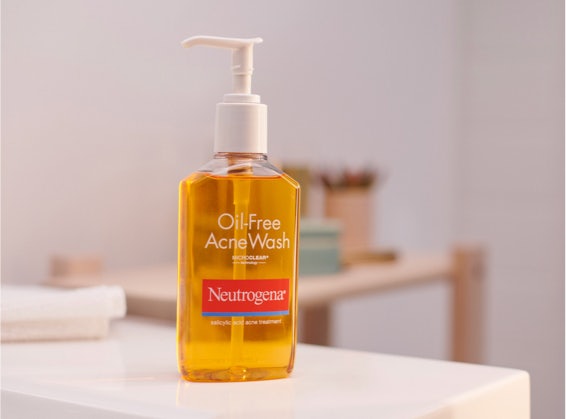 Oil-Free Acne Wash with Salicylic Acid | Neutrogena®