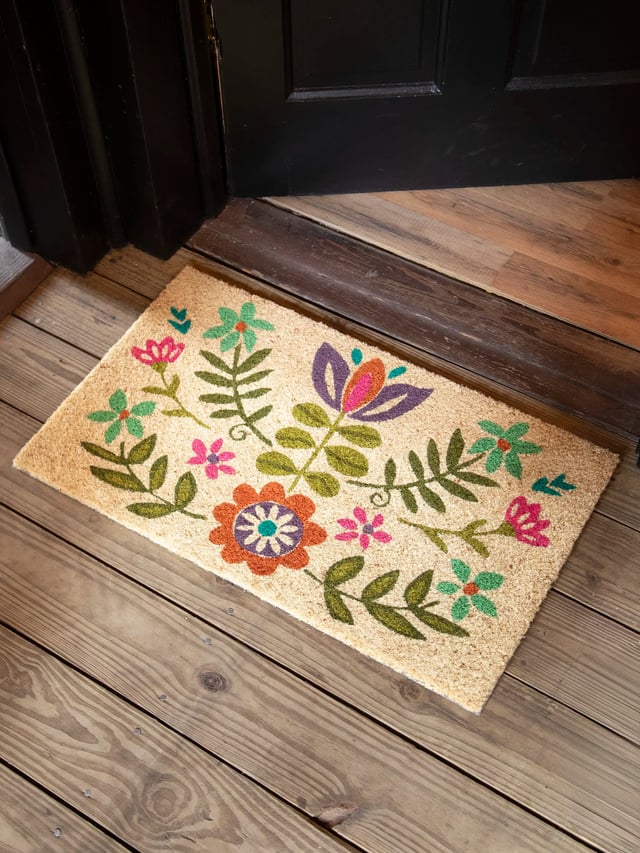 Bungalow Doormat - White Folk Flower