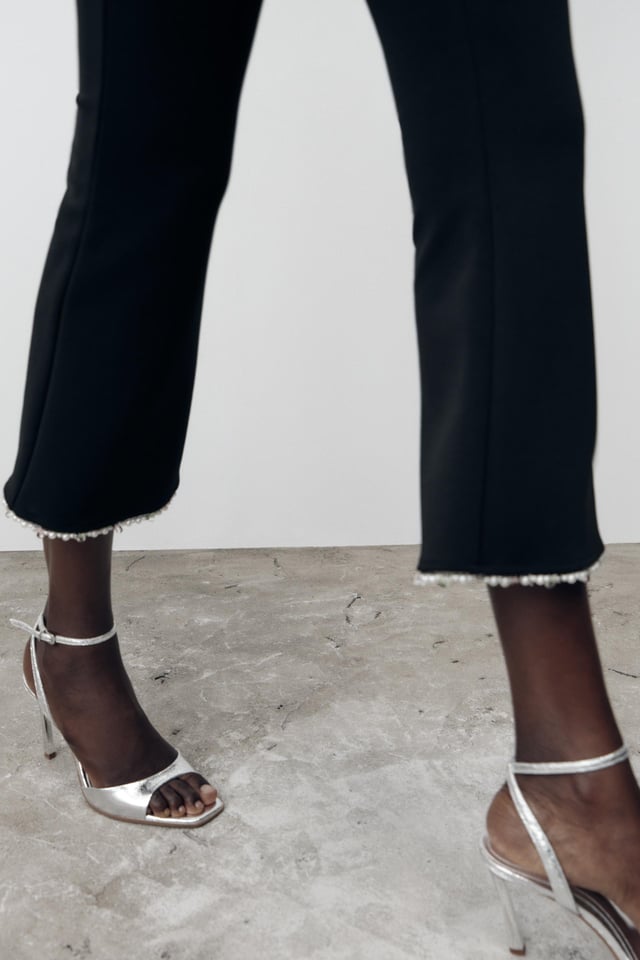 PATENT EFFECT HEELED SANDALS