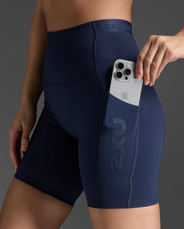 Form Stash Hi-Rise 6" Compression Short with Pockets