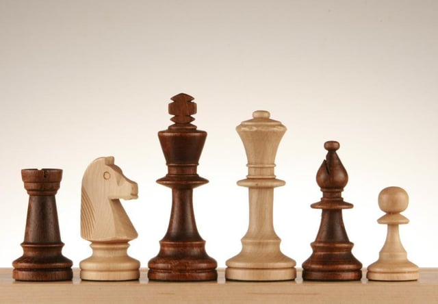 SINGLE REPLACEMENT PIECES: 3 1/2" Standard Staunton chess Pieces #5