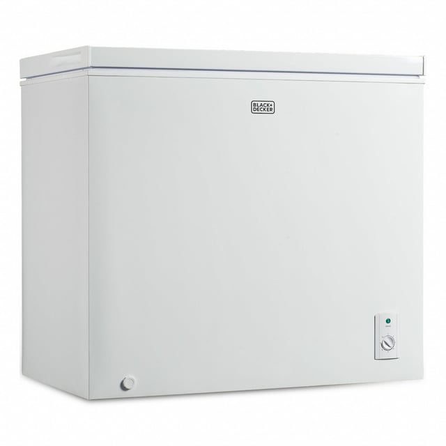 BLACK & DECKER Chest Freezer: White, 7 cu ft Freezer Capacity, 33 1/2 in x 32 in x 21 3/4 in