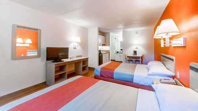 2 Full Beds
