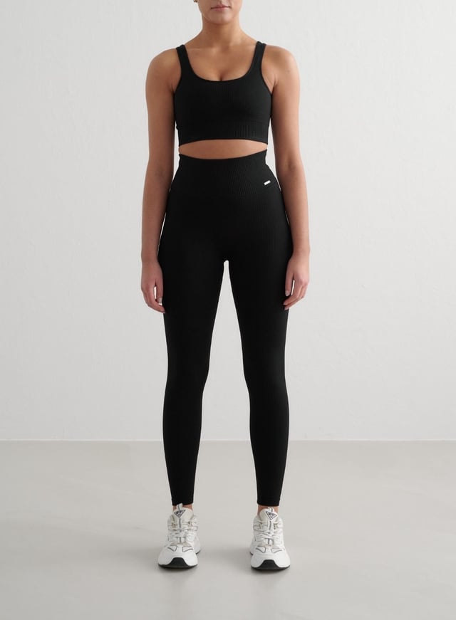 BLACK RIBBED SEAMLESS TIGHTS