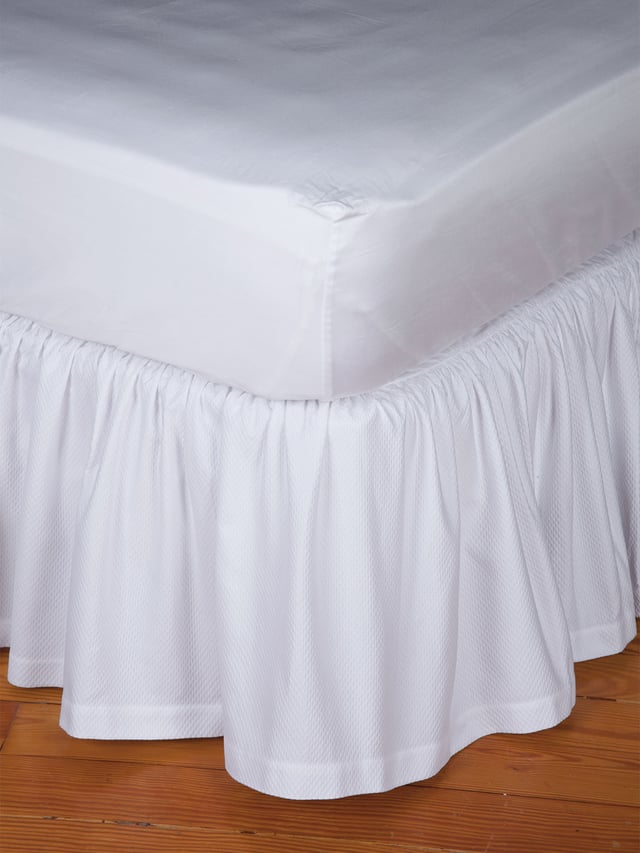 Piqué Dust Ruffles