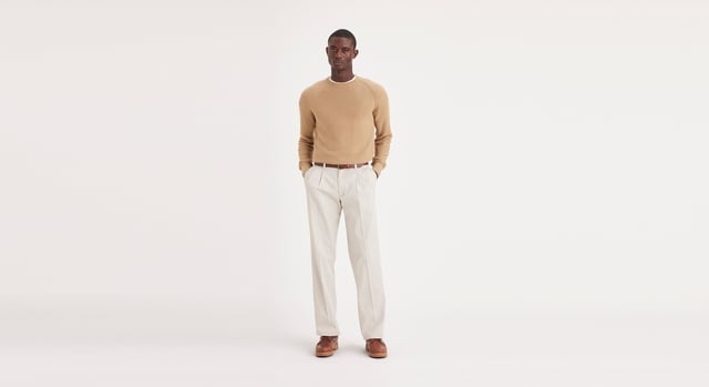 Easy Khakis, Pleated, Classic Fit