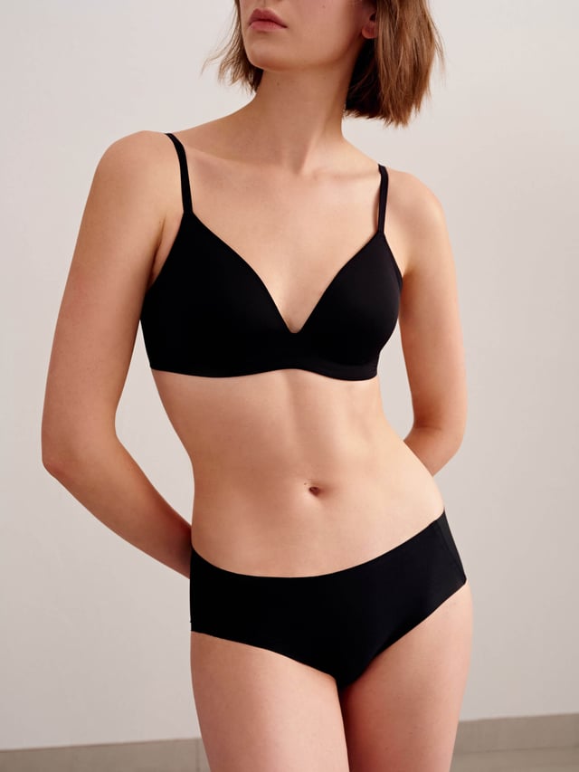 Swan Cup V-Line Bra