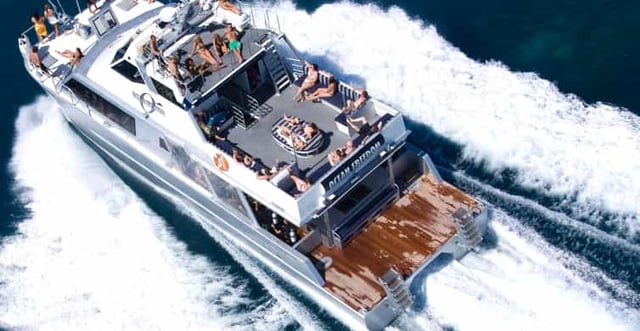 Cairns: Outer and Coral Cay Snorkel and Dive Cruise