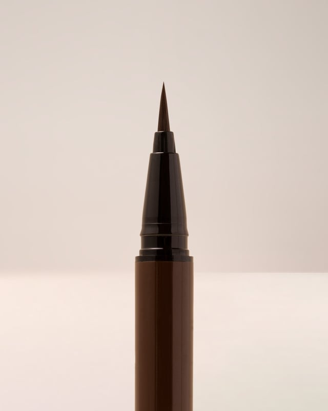 Brush Tip Illustrative Eyeliner
