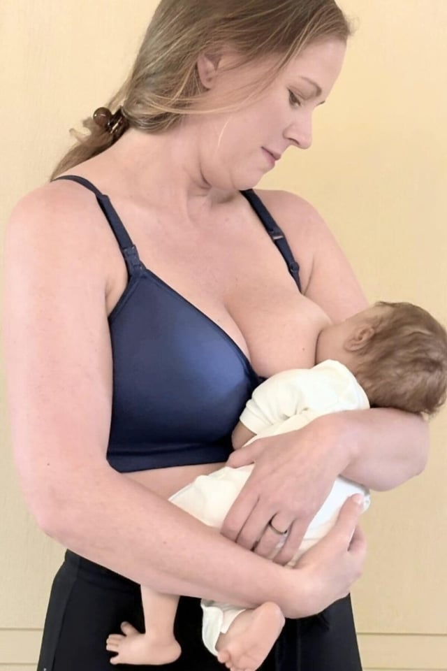 SuperMom® Silhouette Hands-Free Pumping & Nursing Bra | Indigo