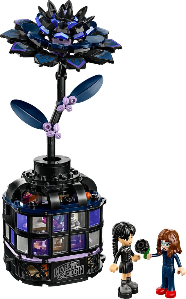 Black Dahlia Flower 76784 | LEGO® Wednesday Sets | Buy online at the Official LEGO® Shop US