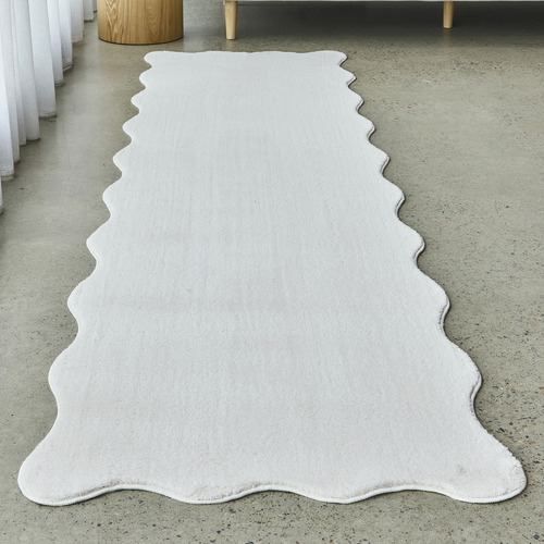 White Elsie Wavy Edge Machine Washable Runner