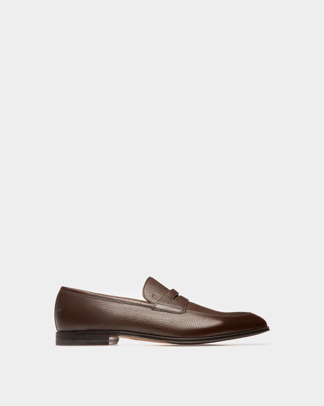 Webb Men's Grained Deer Leather Penny Loafer In Coconut